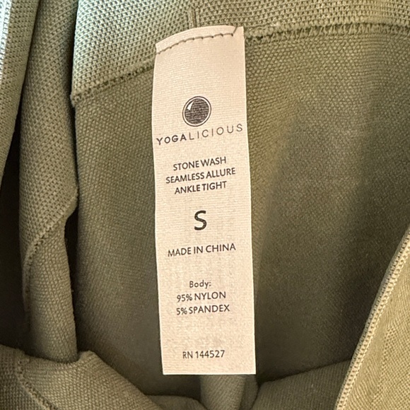 Yogalicious Stone Wash Seamless Allure Ankle Tight in size S. - Picture 7 of 7